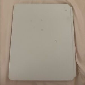 Apple White Ipad case with keyboard